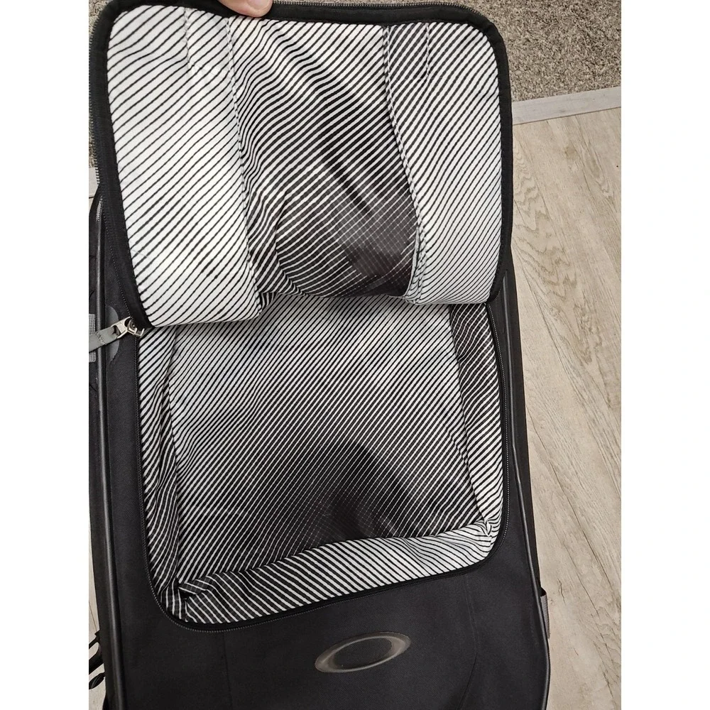 Oakley Tactical Rolling Suitcase Black Quilted Luggage Large Travel Bag 26x14x10